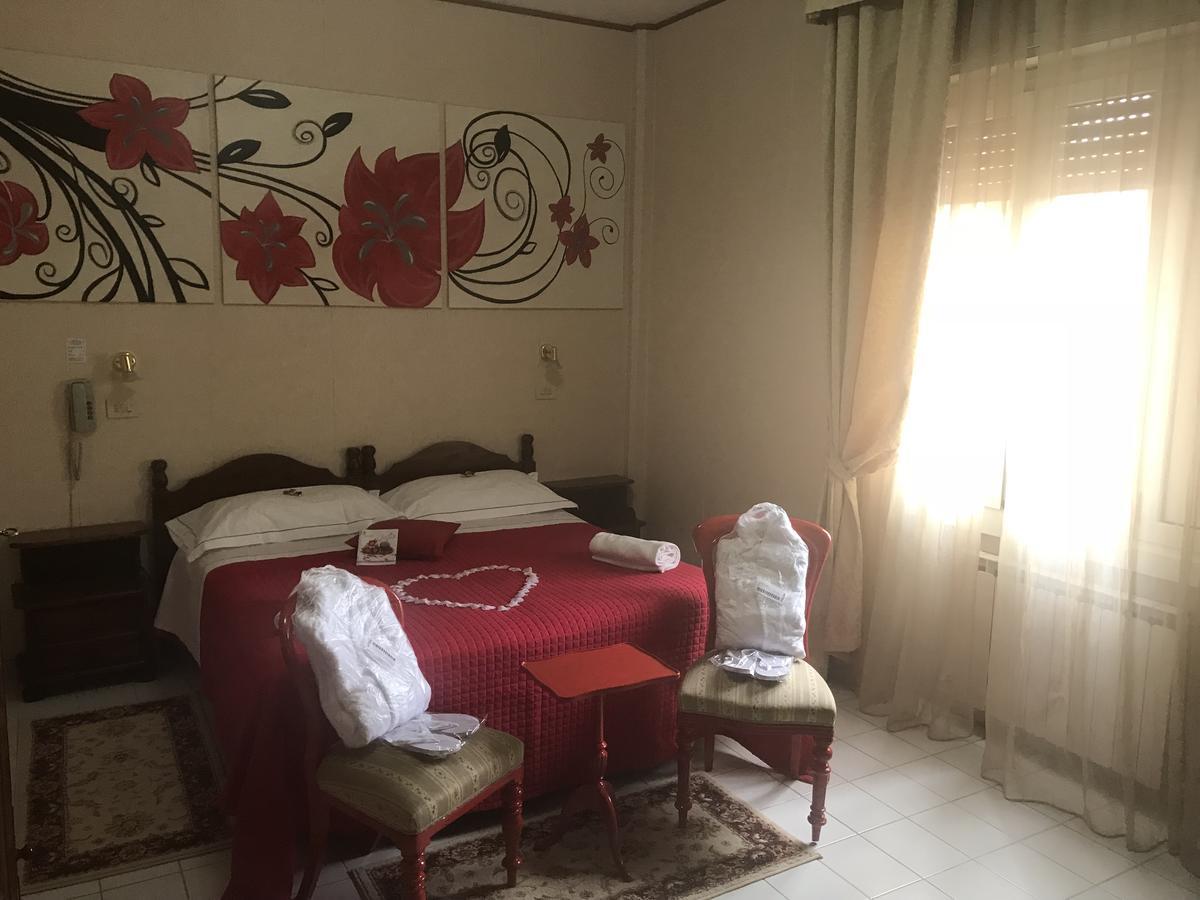 Hotel Astoria & Ninfea Spa Фиуджи Екстериор снимка
