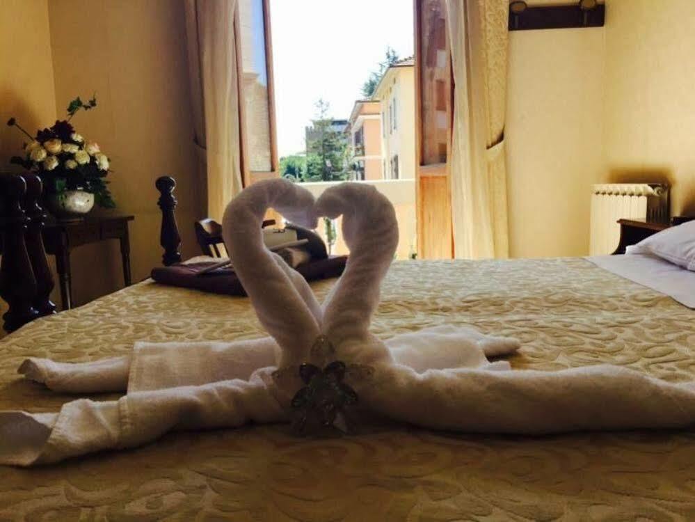 Hotel Astoria & Ninfea Spa Фиуджи Екстериор снимка